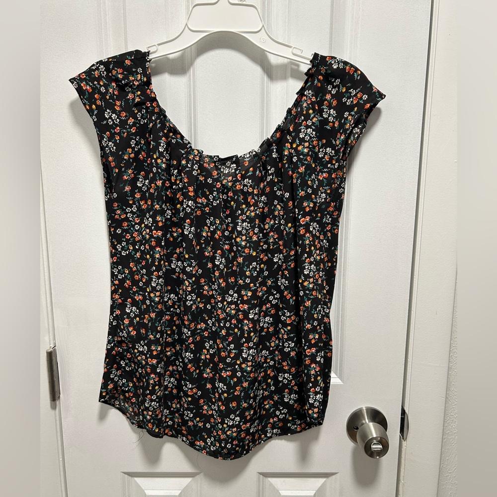 💕 Lauren Conrad Black Floral Blouse